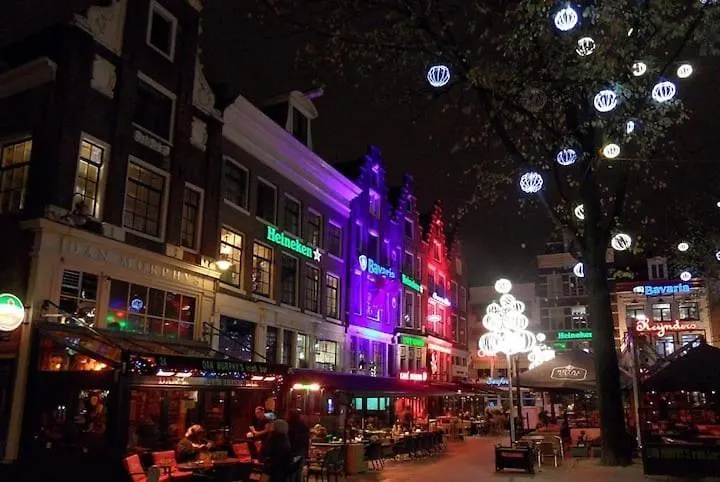 Group Stay, 7 Minutes Away From Amsterdam! Halfweg