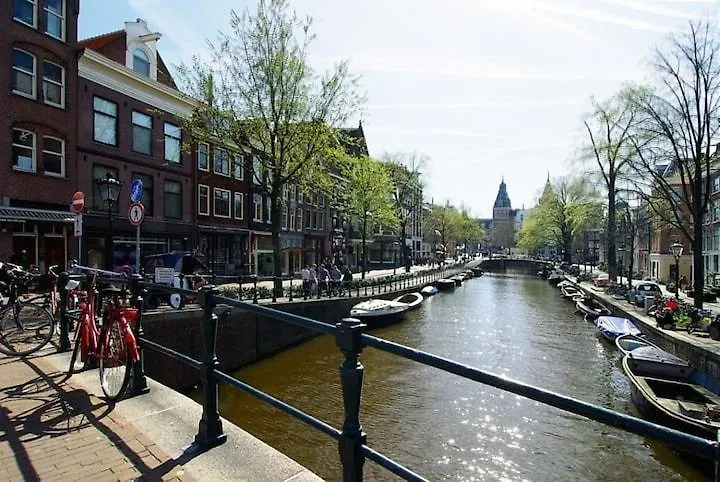 Group Stay, 7 Minutes Away From Amsterdam! Halfweg 0*,