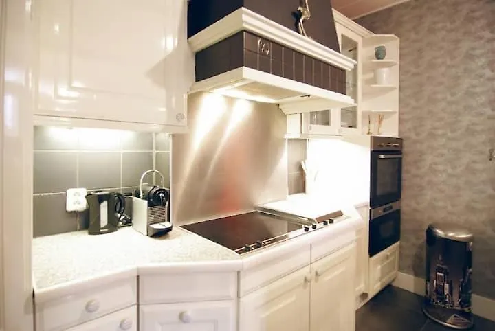 Apartment Group Stay, 7 Minutes Away From Amsterdam! Halfweg